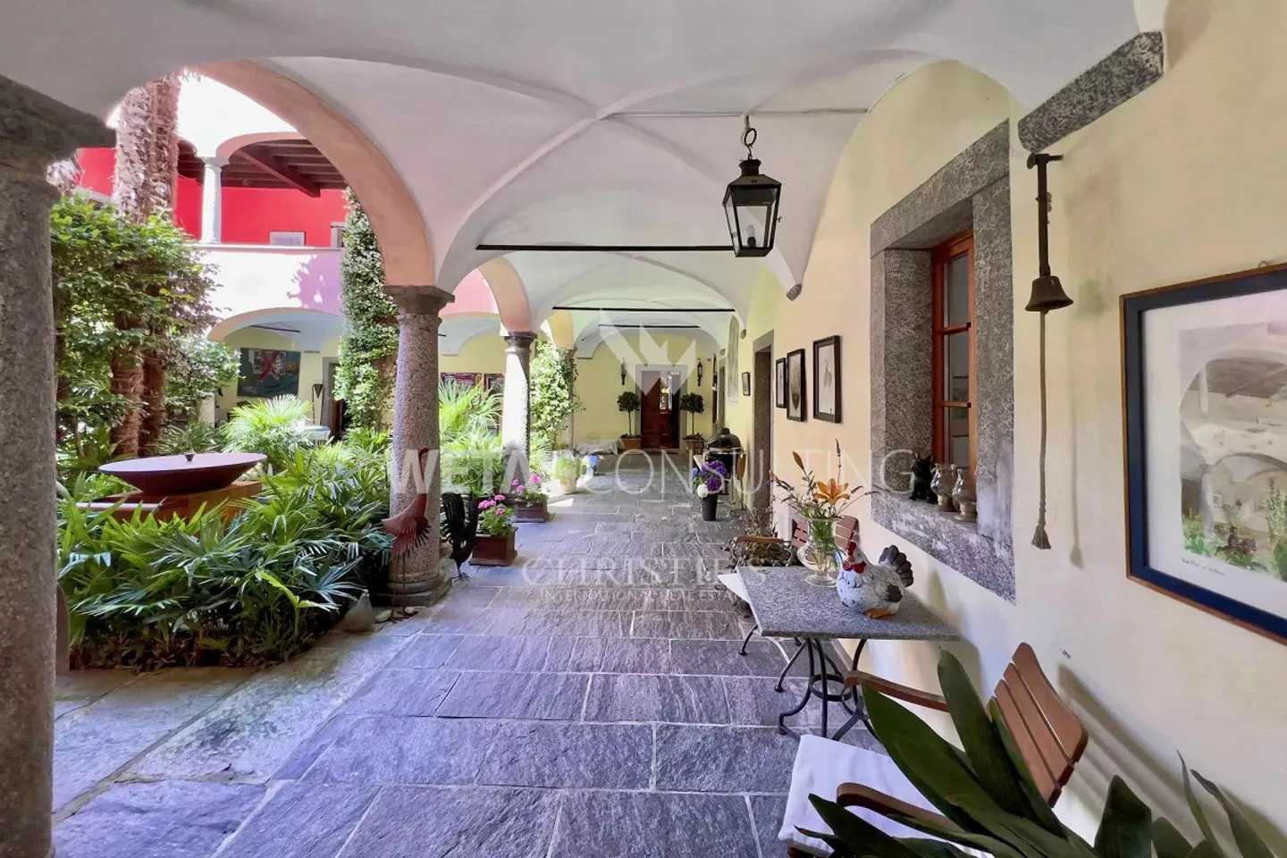 Lago Maggiore : Impressionnante villa historique à vendre à Golino - Photo 3 sur 13