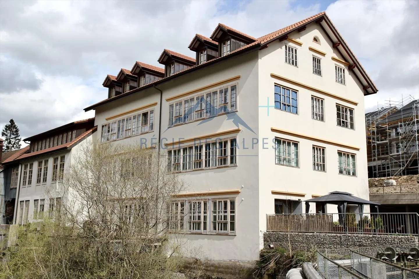 Magnifico appartamento familiare di 5,5 stanze con terrazza in riva al fiume a Vallorbe (Lot 1) - Foto 9 di 9