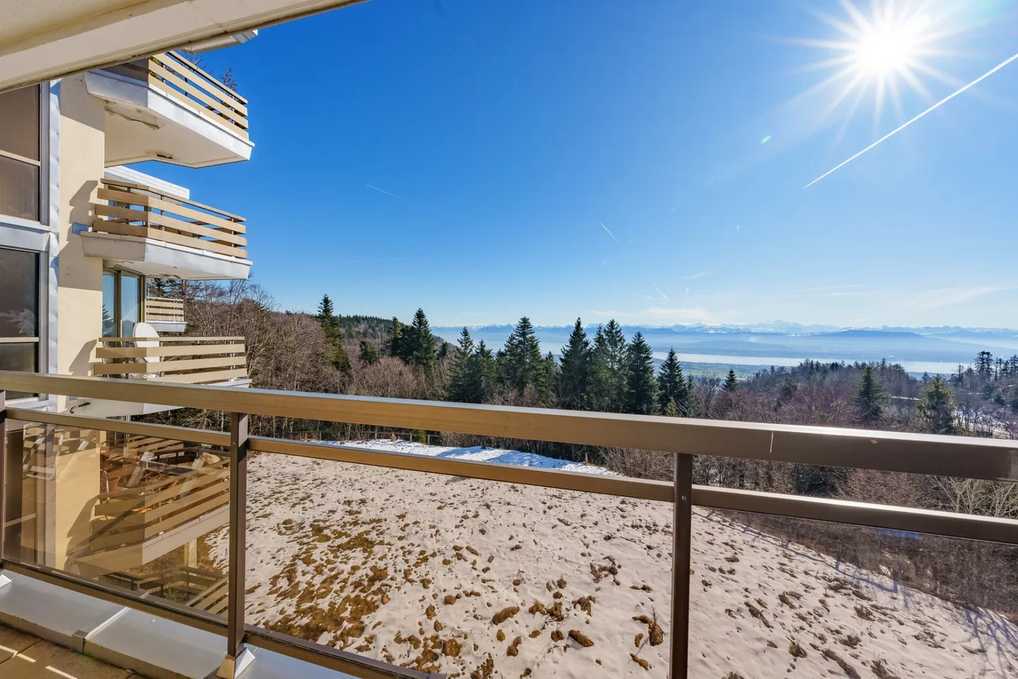 4.5 Room Apartment with Breathtaking Views of the Alps and the Lake with Sauna - Photo 2 of 11