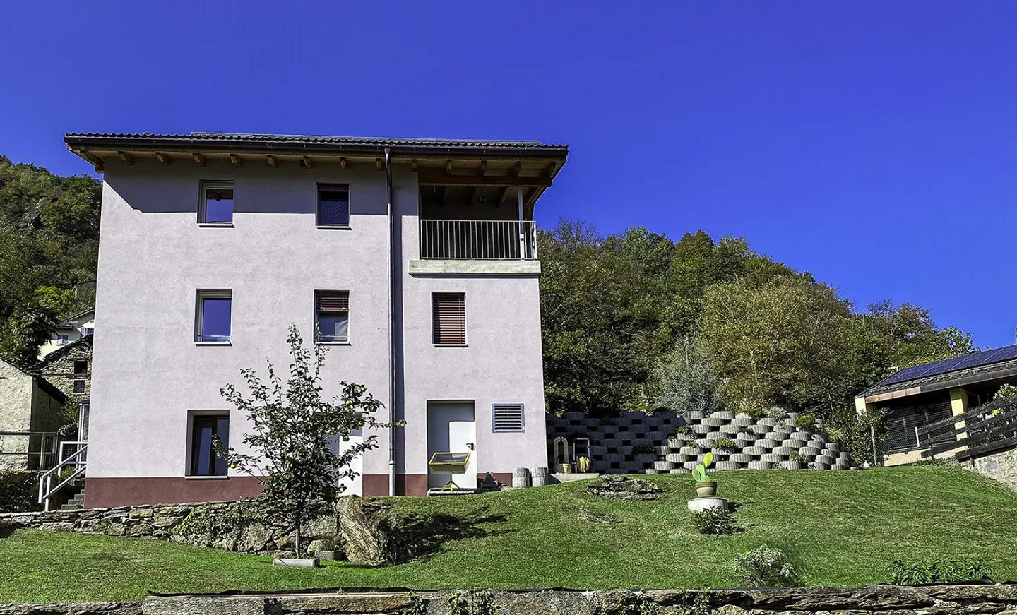 Val di Blenio - Casa unifamiliare con giardino e parcheggio, soleggiat - Foto 4 di 23