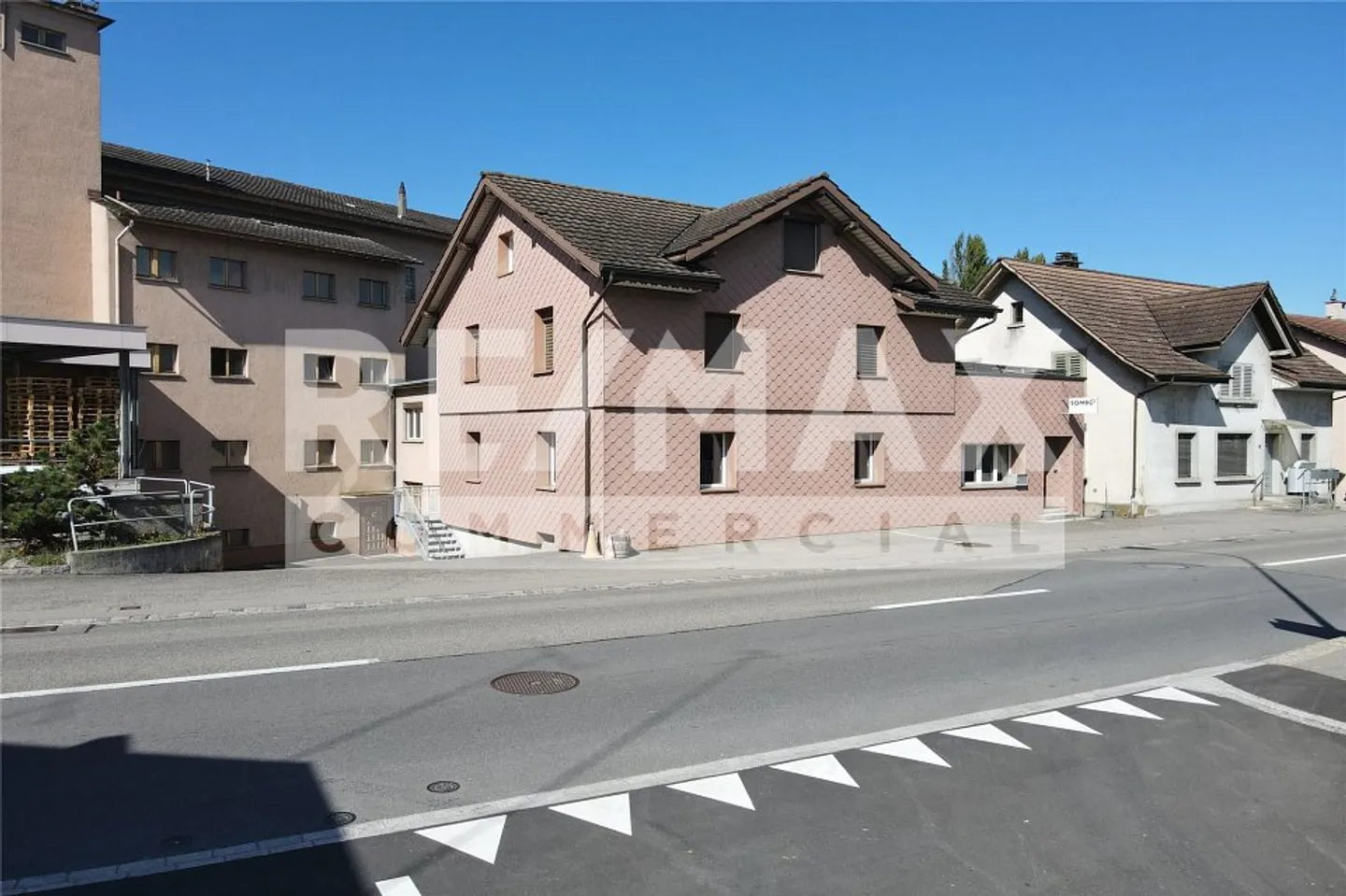 Espace de bureau de 275 m² près de la gare de Wildegg - Photo 1 sur 11