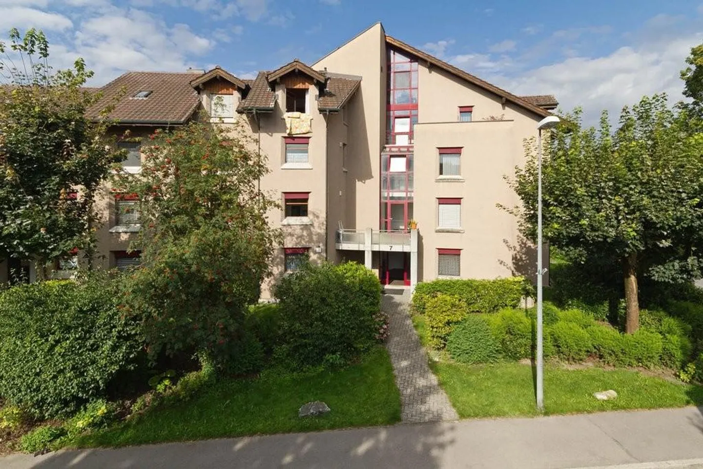 Helle 5.5-Zimmer-Maisonette-Wohnung mit Balkon - Foto 1 von 12