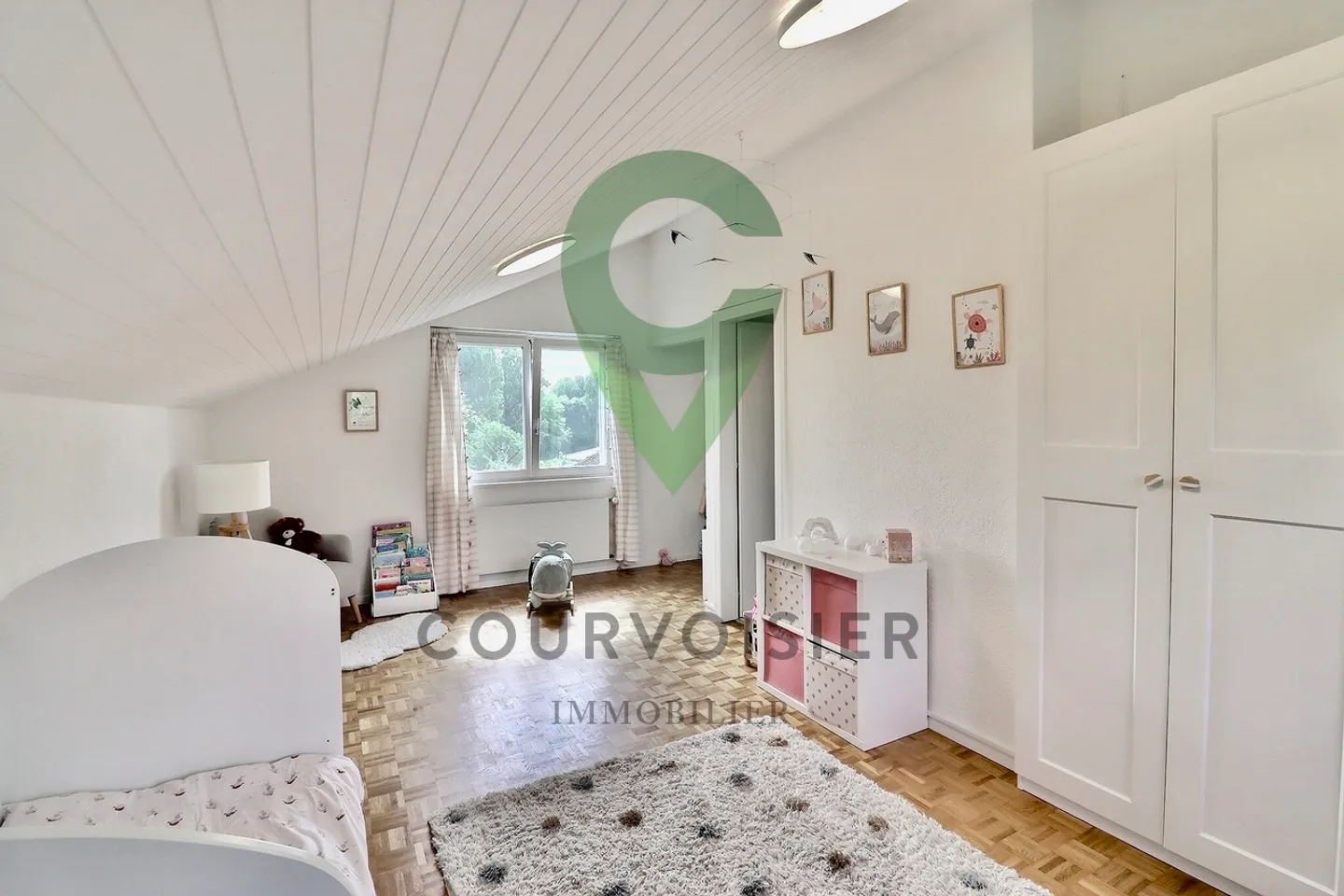 Maison familiale élégante avec piscine - Photo 8 sur 13