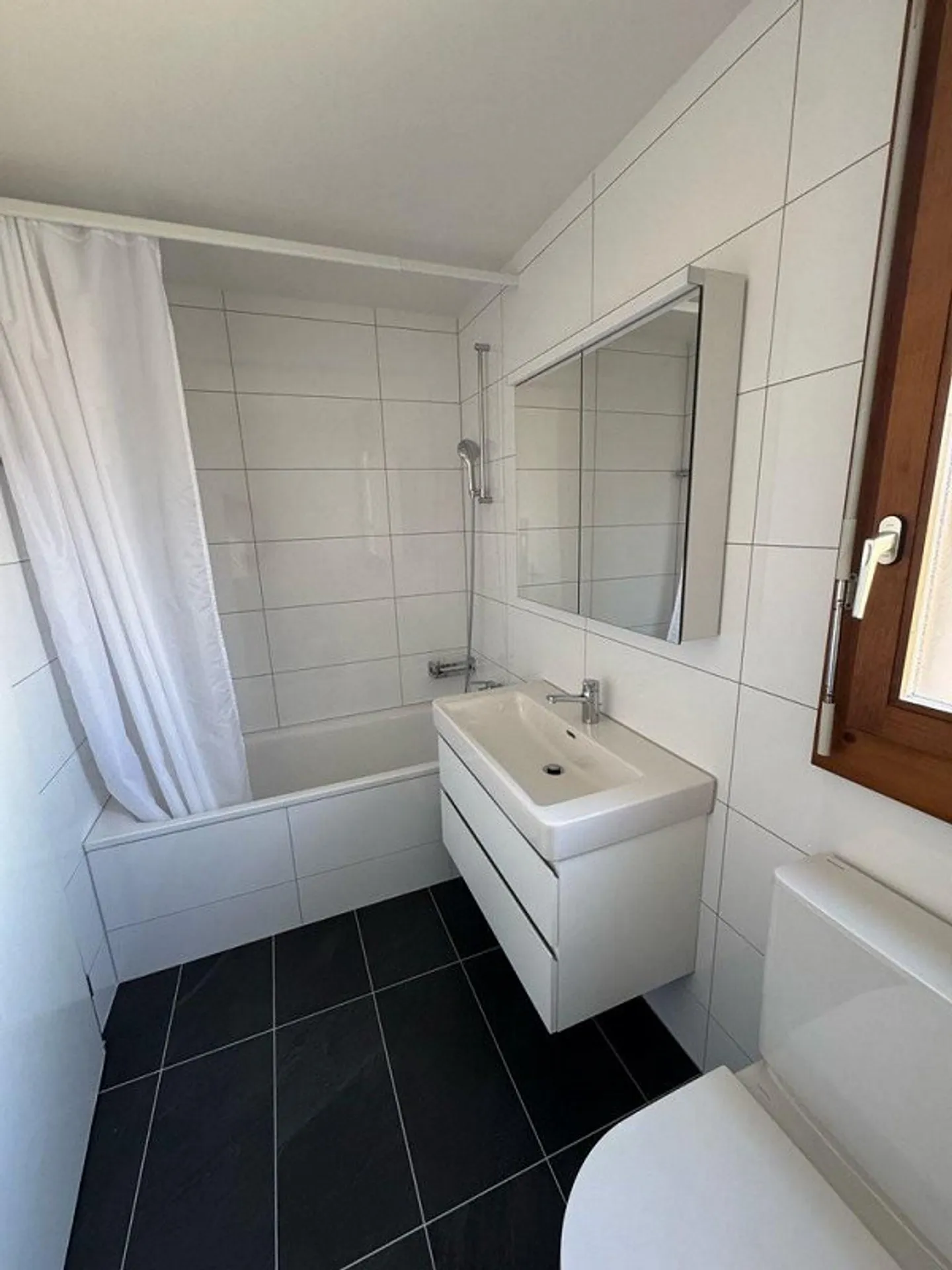 Helle 5.5-Zimmer-Maisonette-Wohnung mit Balkon - Foto 4 von 12