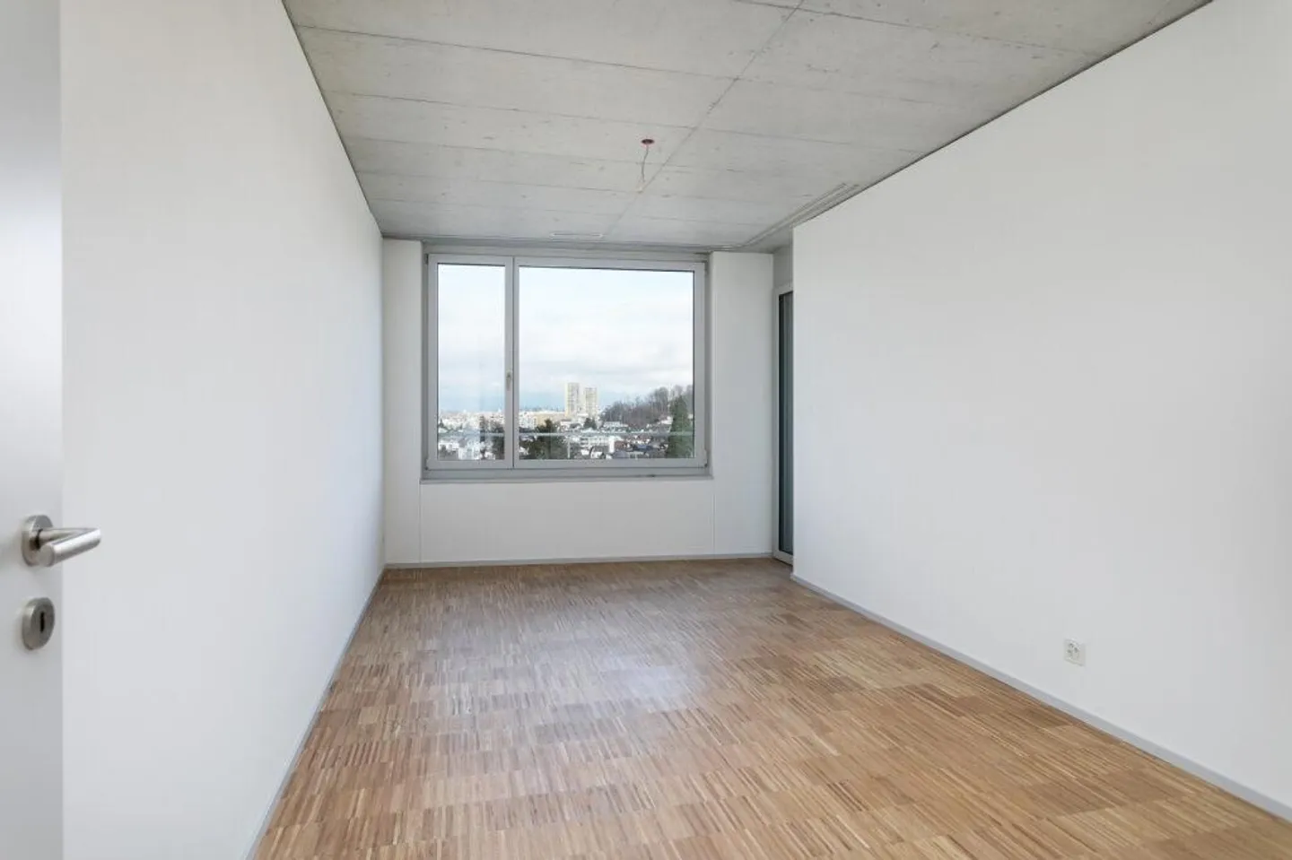 Sentiment moderne de gratte-ciel dans le meilleur emplacement - Photo 6 sur 10