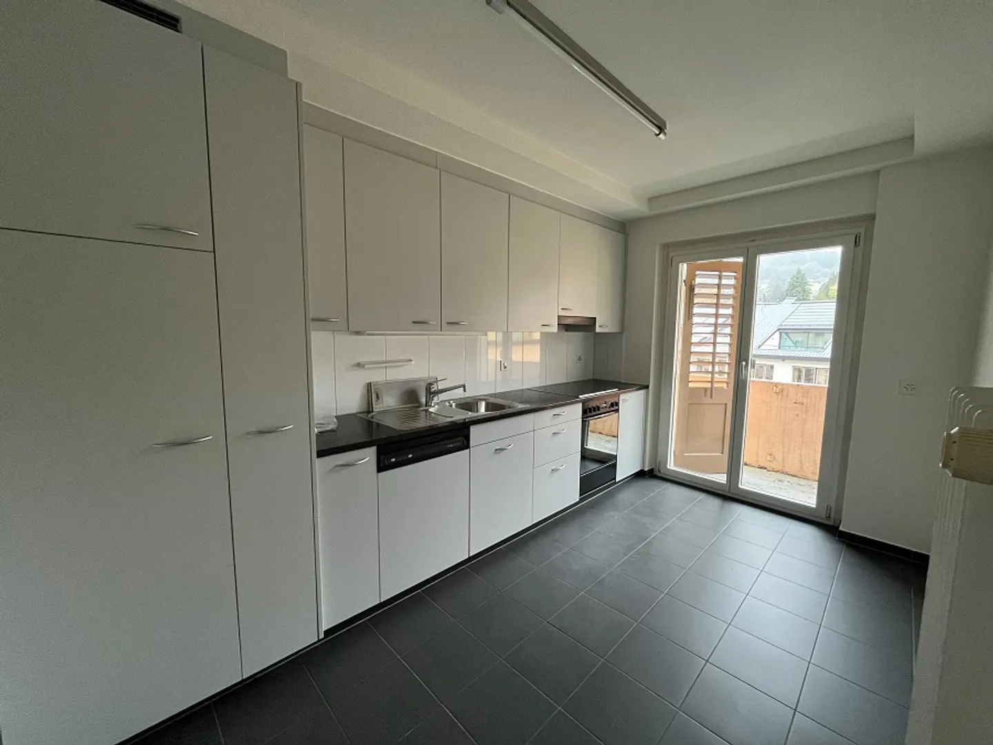 Charming old-style apartment in a central location - Photo 2 of 7
