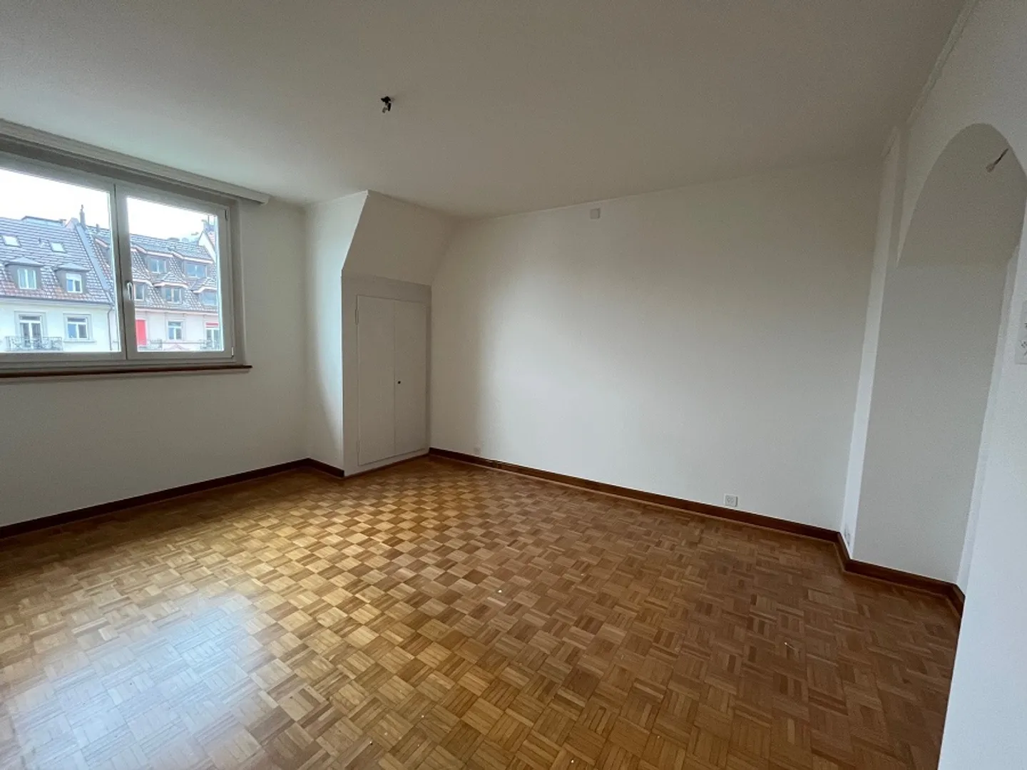 Charming old-style apartment in a central location - Photo 4 of 7