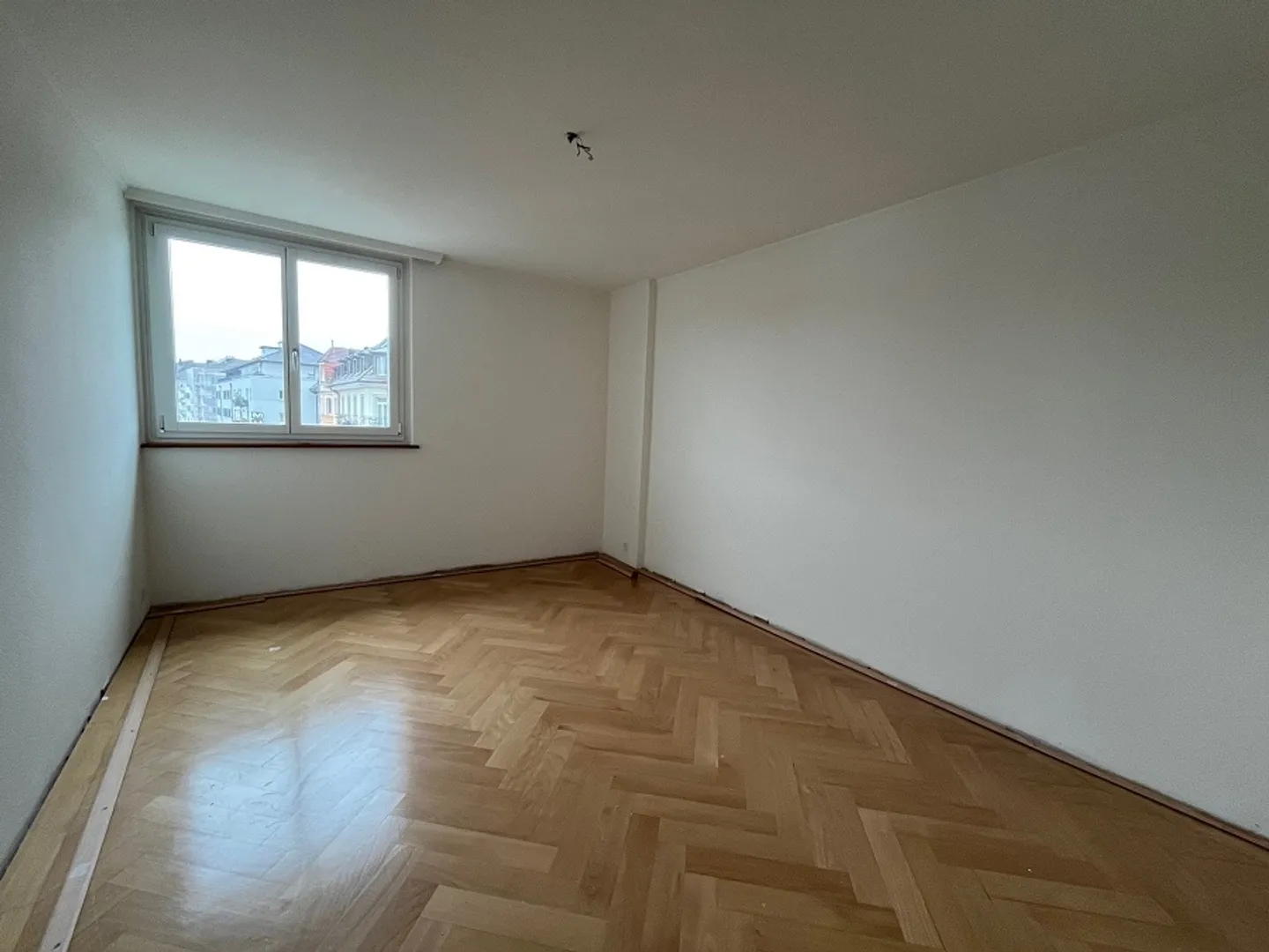 Charming old-style apartment in a central location - Photo 6 of 7