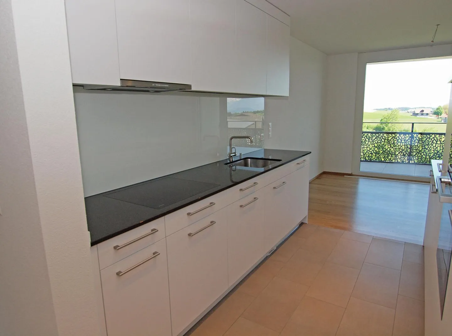 Bright 3.5 room apartment with two loggias - Photo 2 of 13