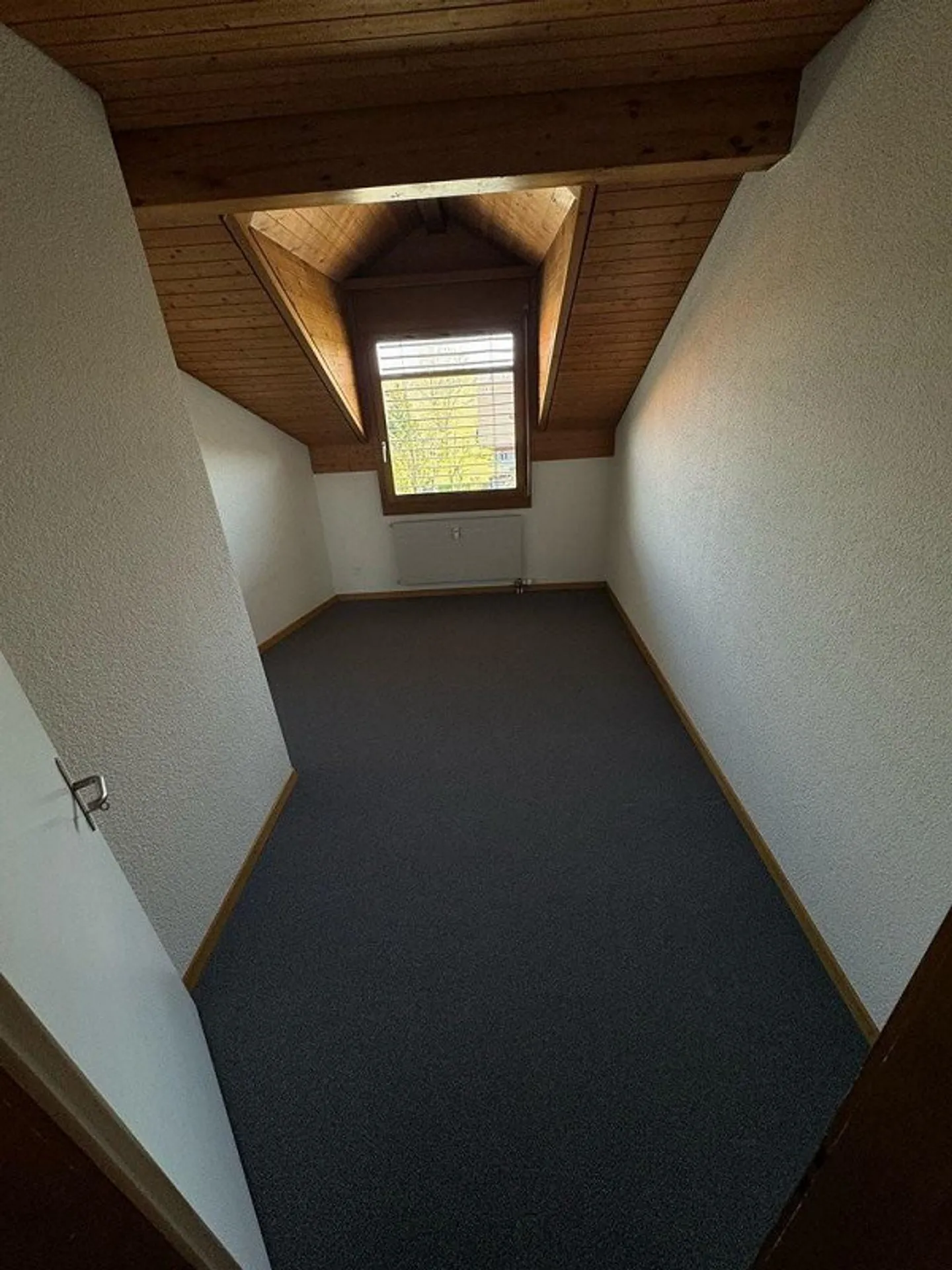 Helle 5.5-Zimmer-Maisonette-Wohnung mit Balkon - Foto 10 von 12