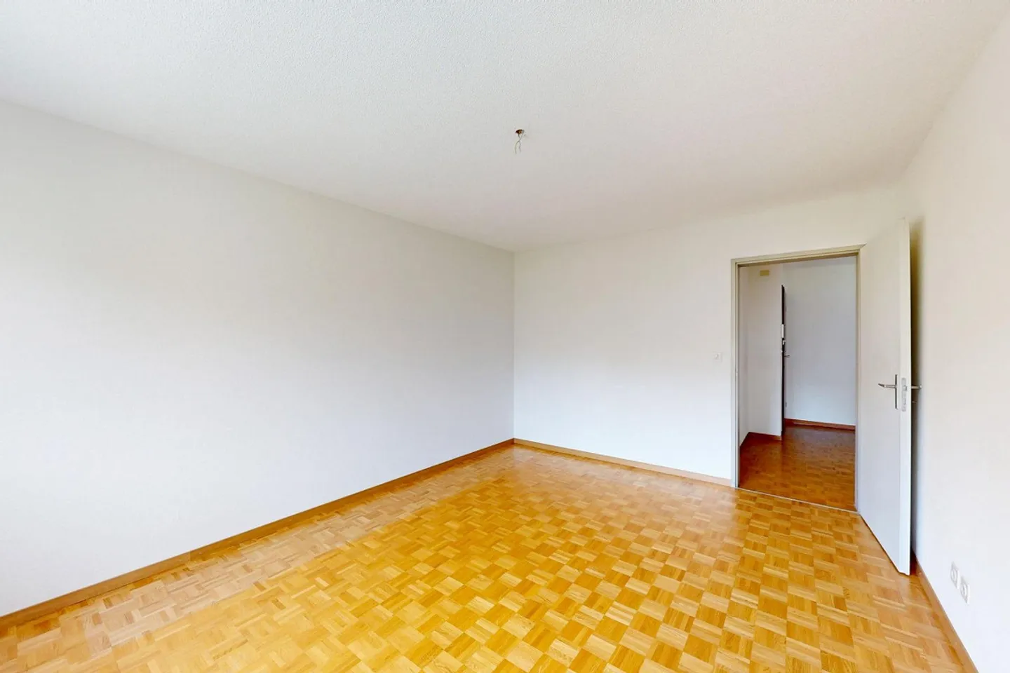 Ruhige 3-Zimmer Wohnung in Witikon - Foto 2 von 5