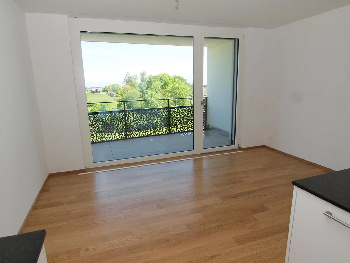 Bright 3.5 room apartment with two loggias - Photo 4 of 13