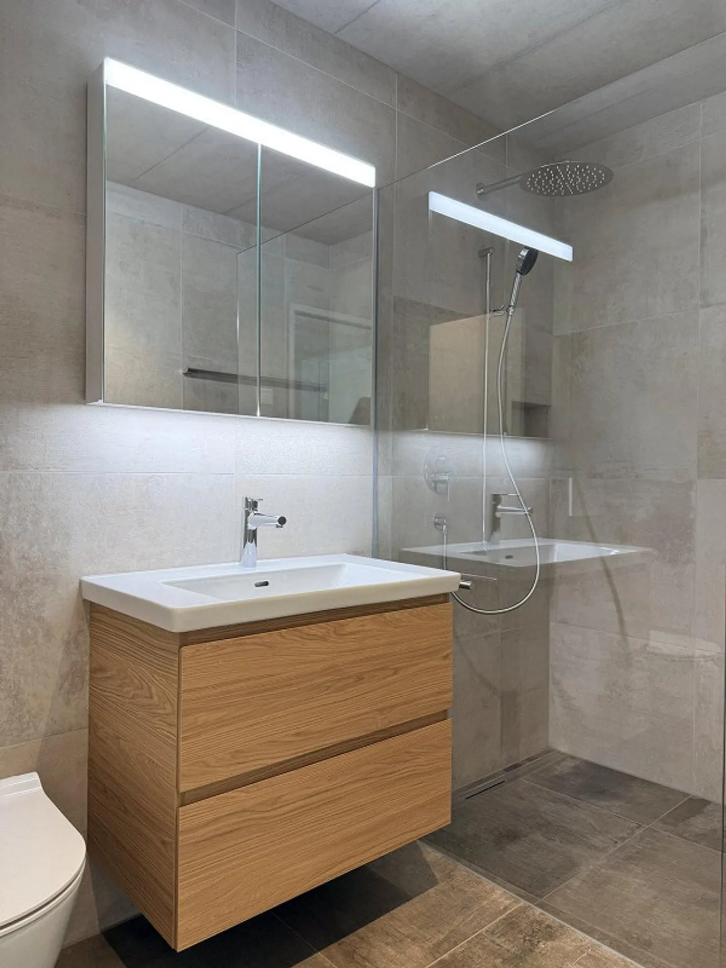 Vie moderne en attique dans un nouveau bâtiment - 4,5 pièces avec une immense terrasse - Photo 4 sur 13