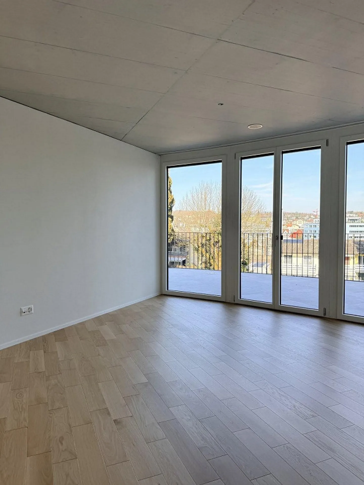 Vie moderne en attique dans un nouveau bâtiment - 4,5 pièces avec une immense terrasse - Photo 9 sur 13