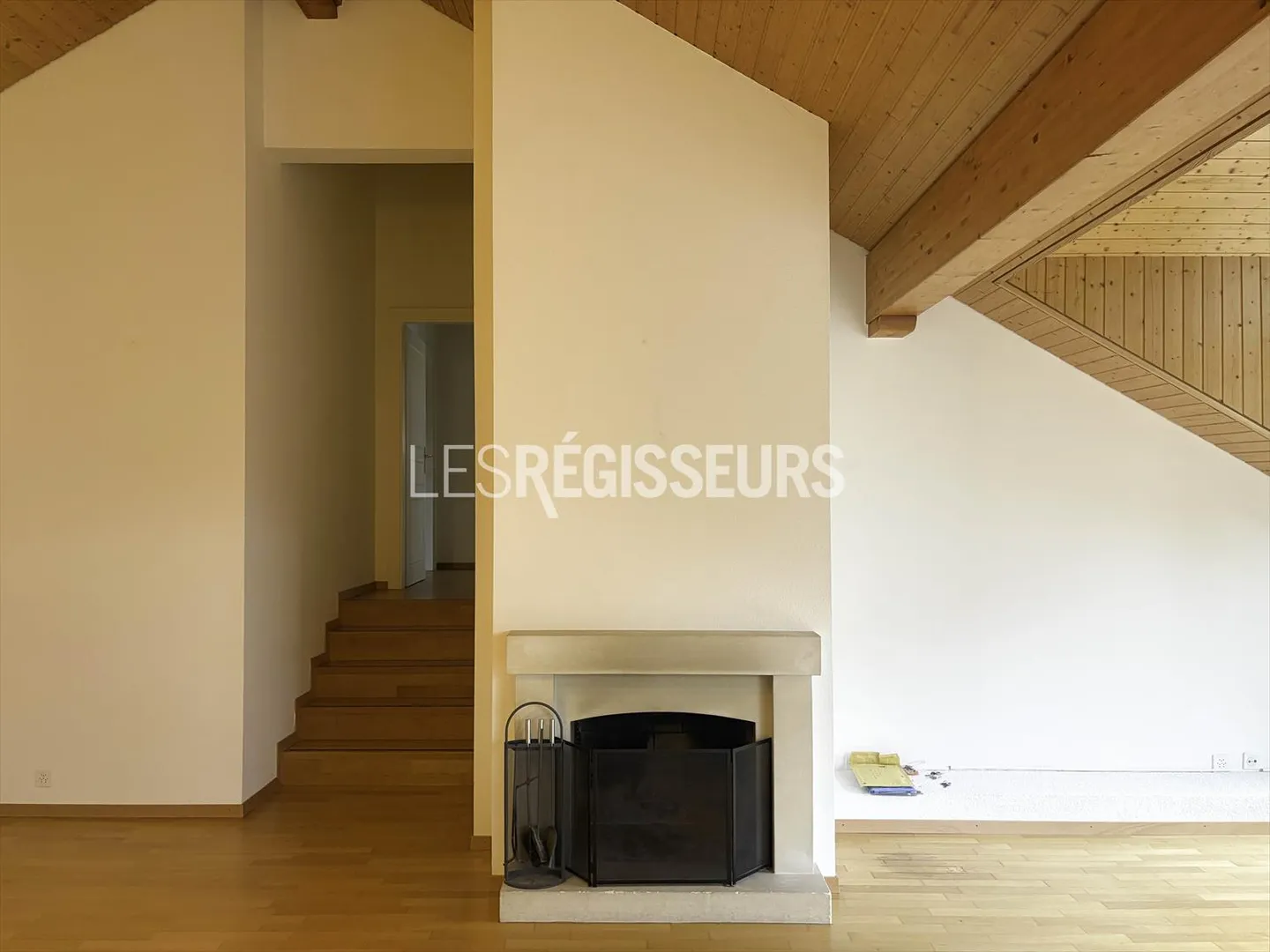 Dachgeschosswohnung mit 5 Zimmern und Balkon - Foto 5 von 11