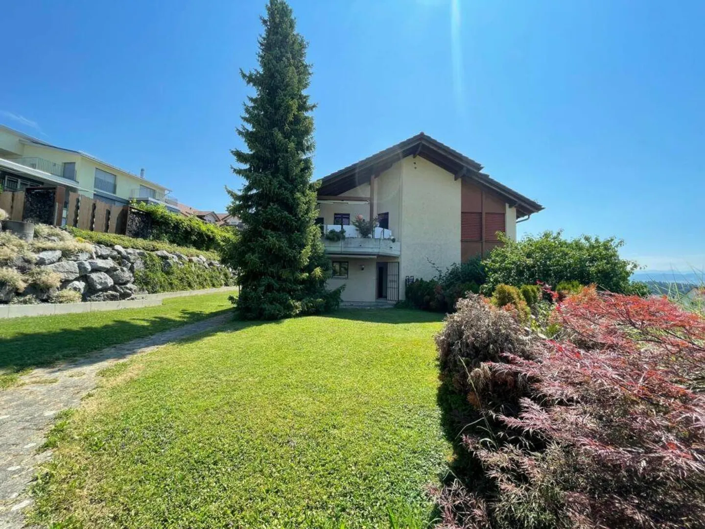 Spacious 4.5-room garden apartment in tax-friendly Zuzwil - Photo 1 of 11