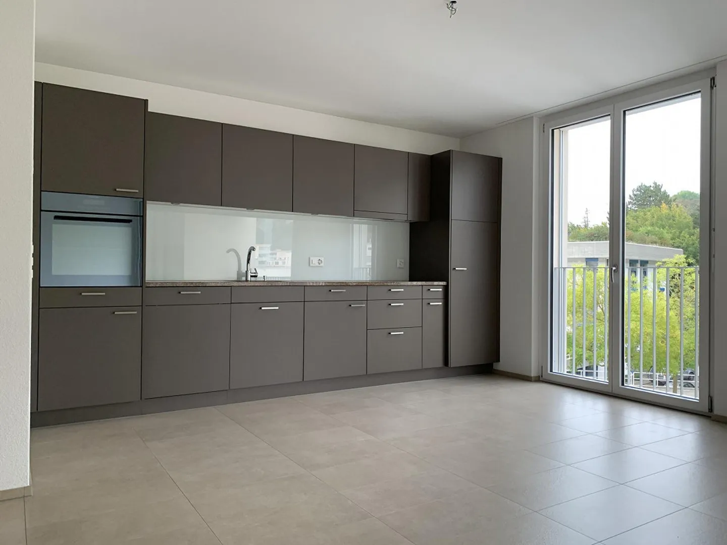 Moderne und grosszügige Wohnung - Foto 3 von 13