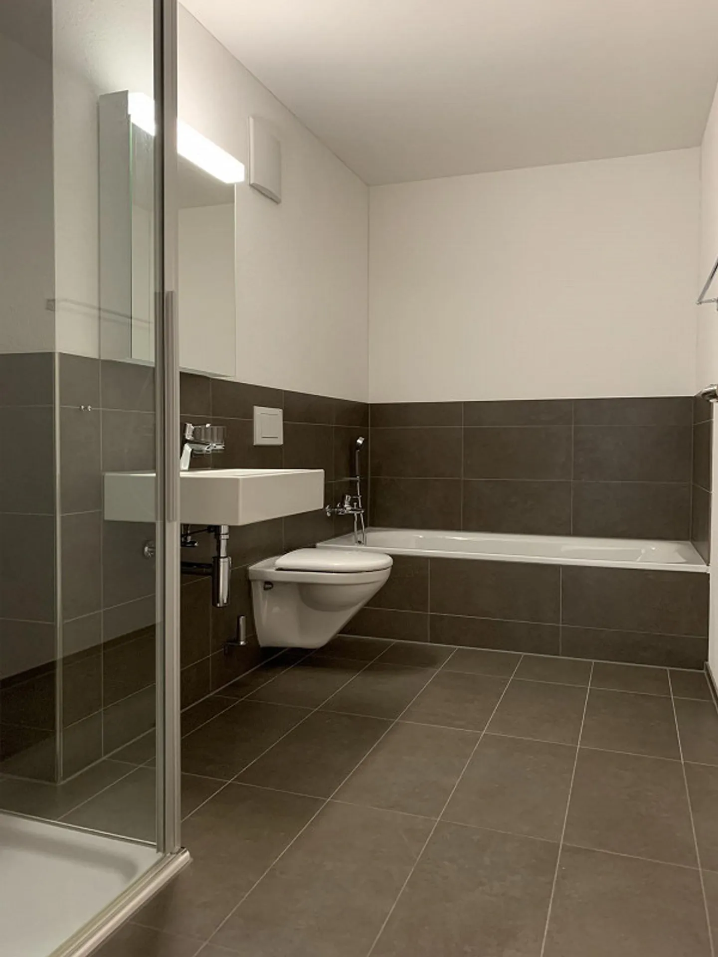 Moderne und grosszügige Wohnung - Foto 9 von 13