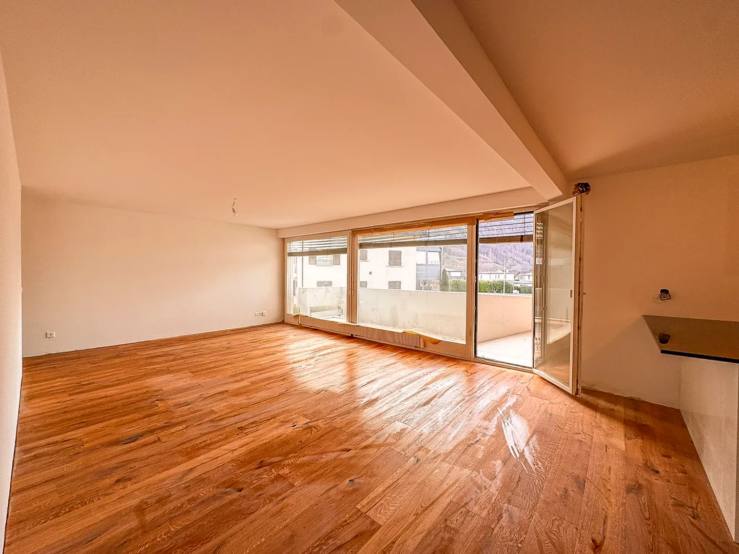BROC - Magnificent 4.5-room apartment completely renovated - Photo 4 of 18