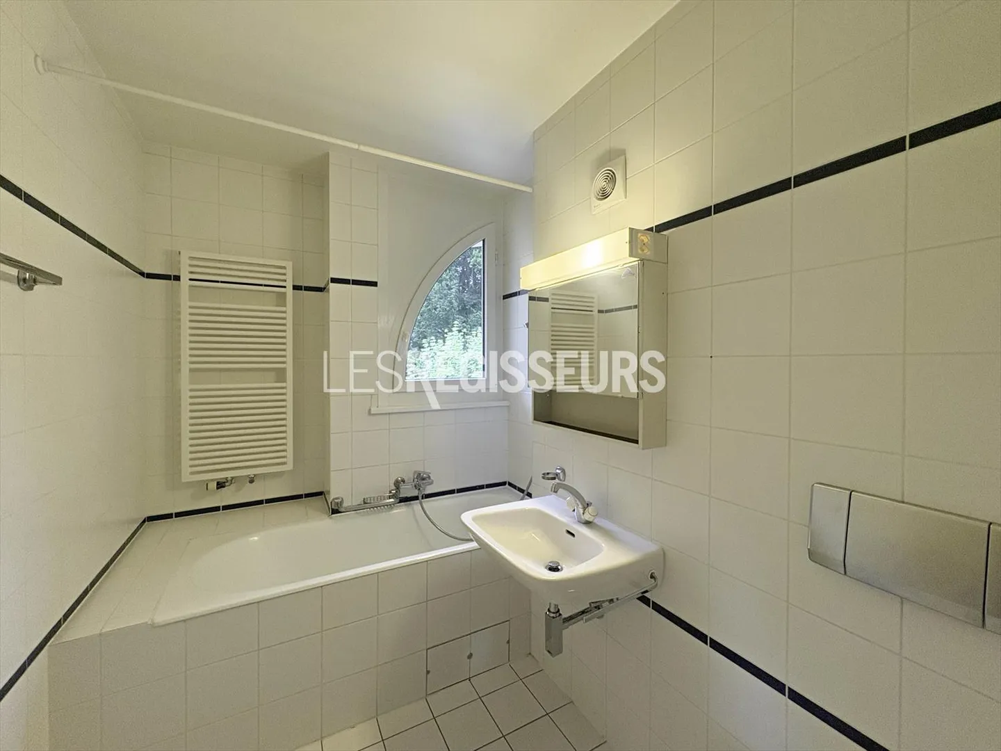 Dachgeschosswohnung mit 5 Zimmern und Balkon - Foto 10 von 11