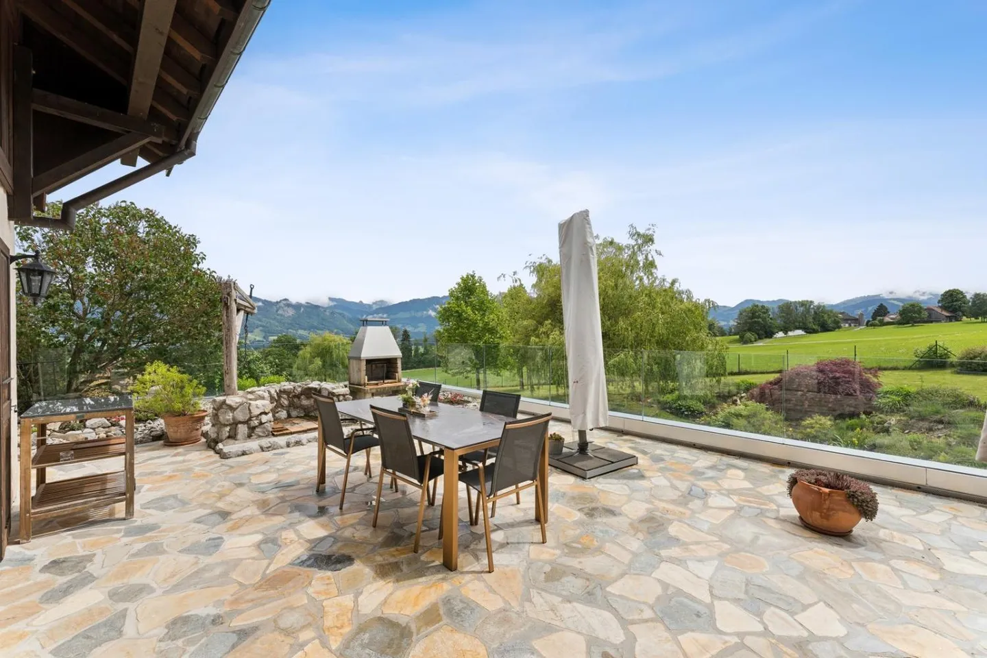 Magnificent exceptional property 10 minutes from Bulle and 20 minutes from - Photo 4 of 9