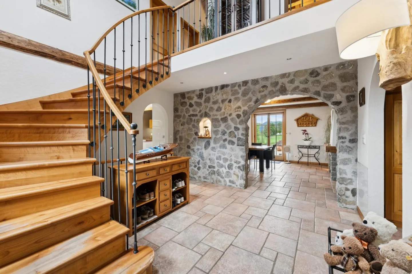 Magnificent exceptional property 10 minutes from Bulle and 20 minutes from - Photo 5 of 9