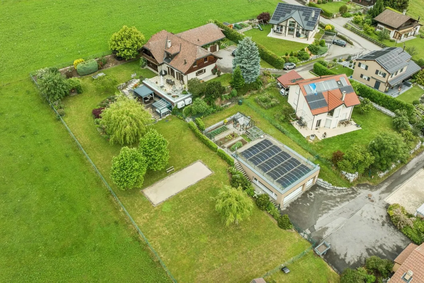 Magnificent exceptional property 10 minutes from Bulle and 20 minutes from - Photo 9 of 9