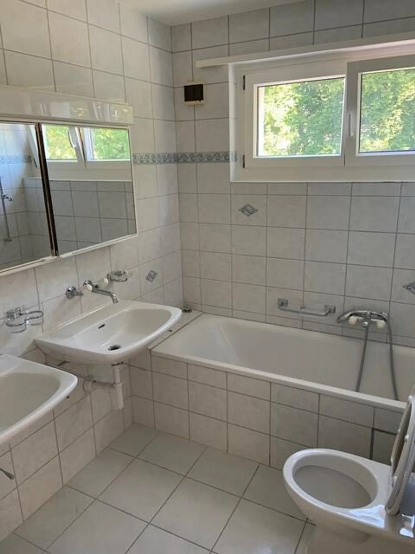 4.5-room apartment with new, modern fitted kitchen in Oberwil - Photo 7 of 9