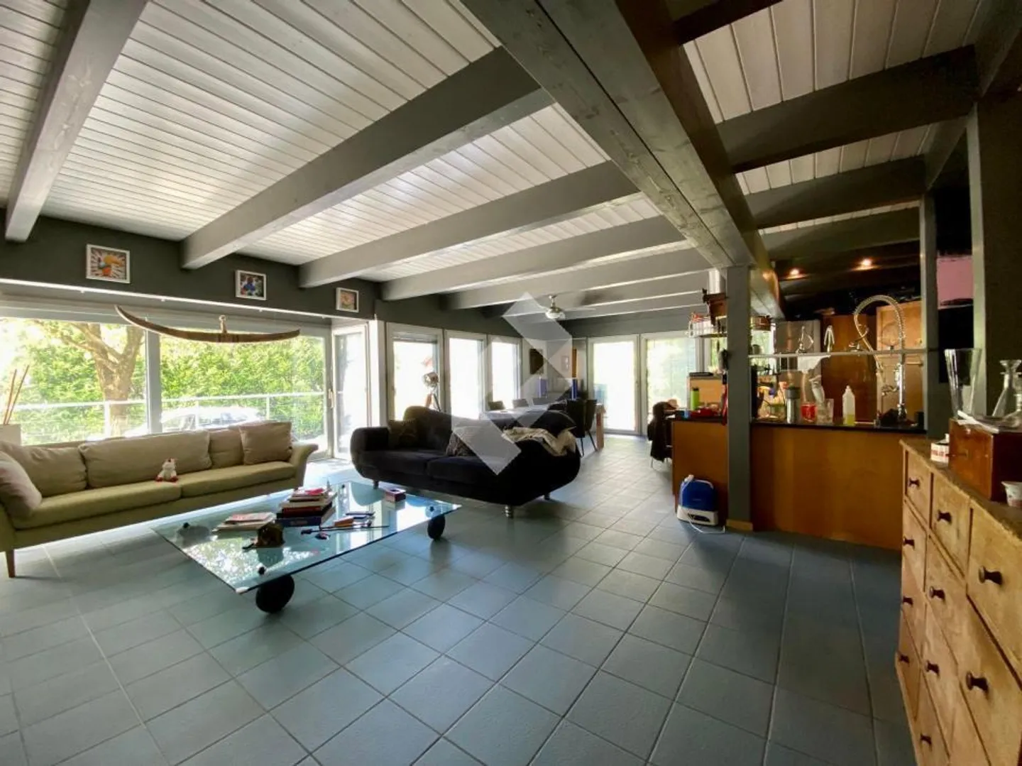 Villa mit Architektur am Waldrand - Foto 5 von 13