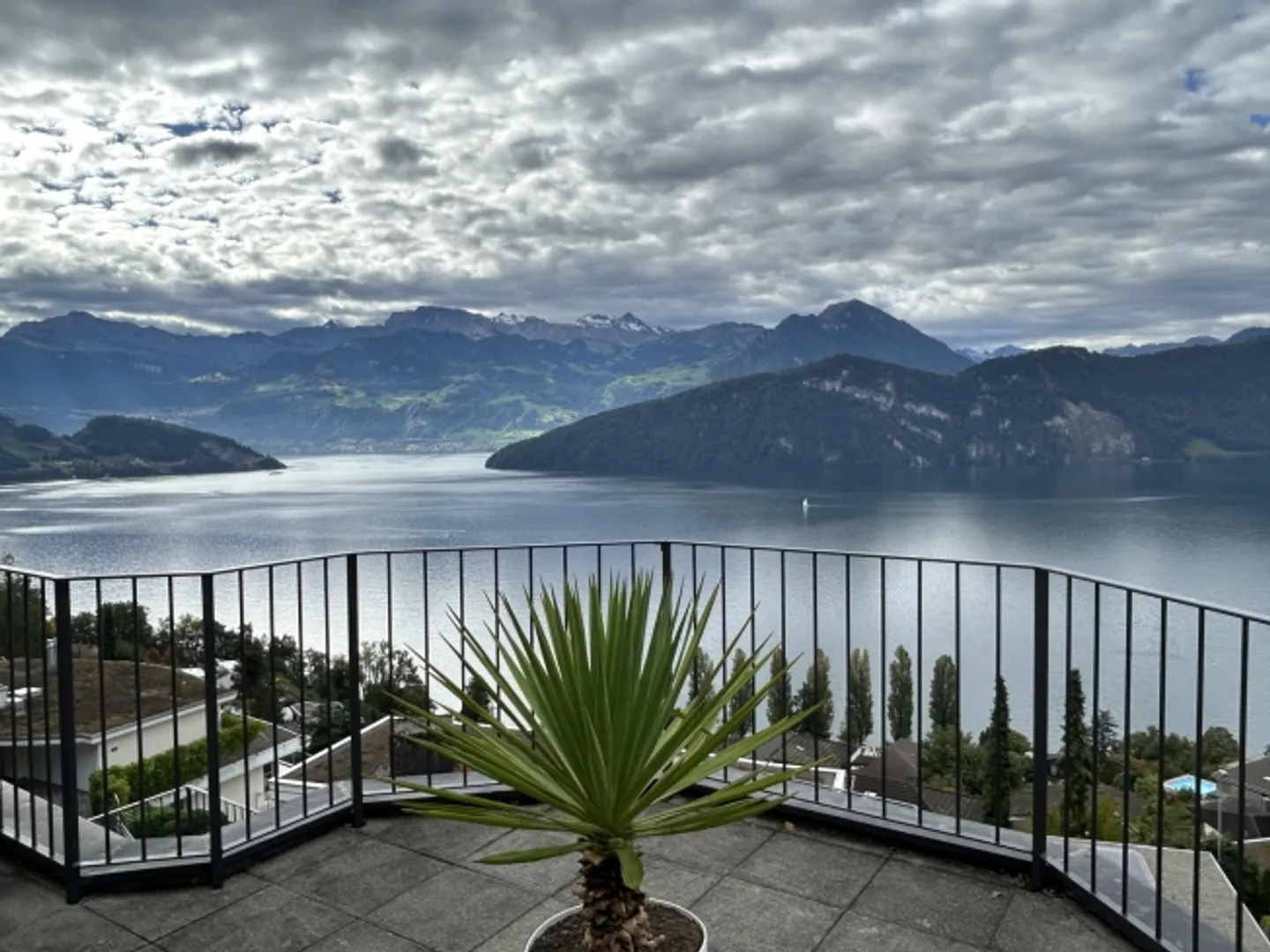 2½ ROOM APARTMENT IN WEGGIS (LU), FURNISHED, TEMPORARY - Photo 1 of 9