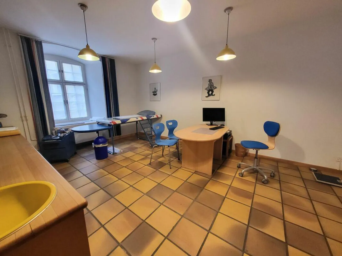 Spazio commerciale al piano terra nel centro storico di Brugg - Foto 4 di 7