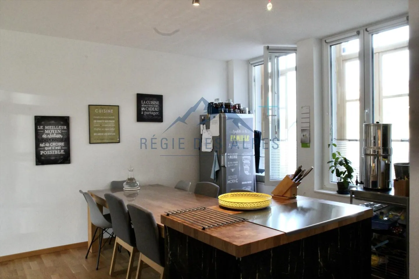Modern 4.5-room apartment with terrace by the river in Vallorbe - Photo 4 of 13