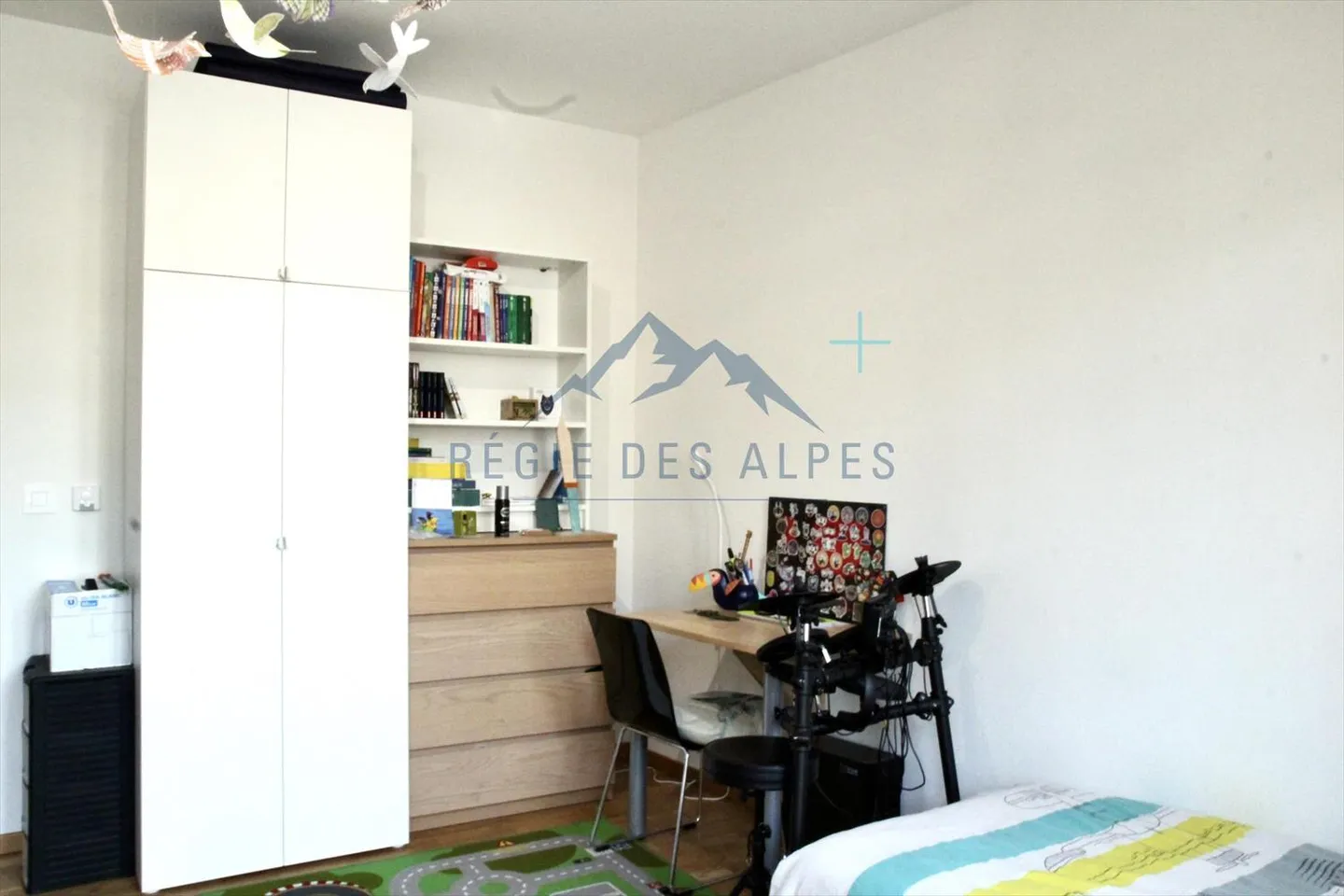Modern 4.5-room apartment with terrace by the river in Vallorbe - Photo 7 of 13