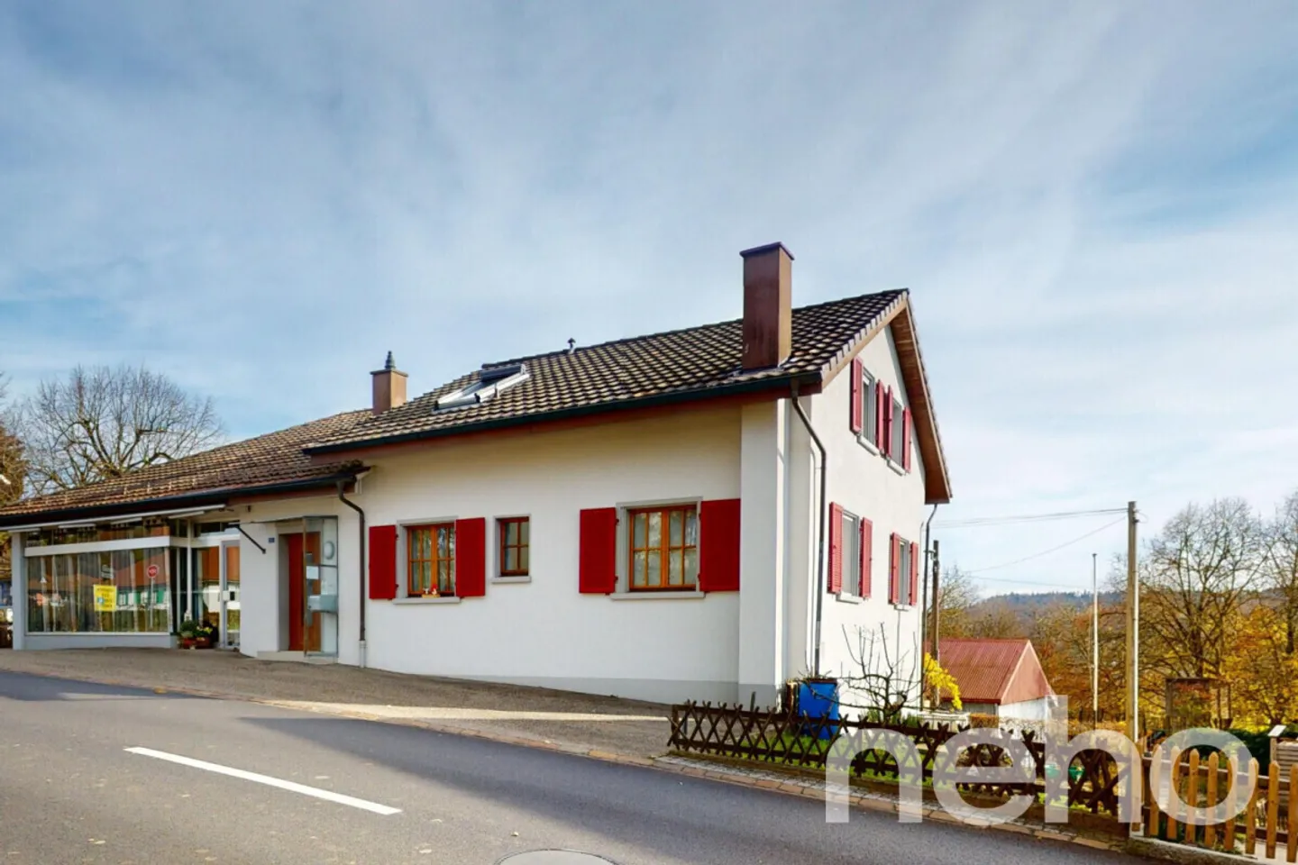 Affascinante casa unifamiliare con studio aggiuntivo - Foto 1 di 13