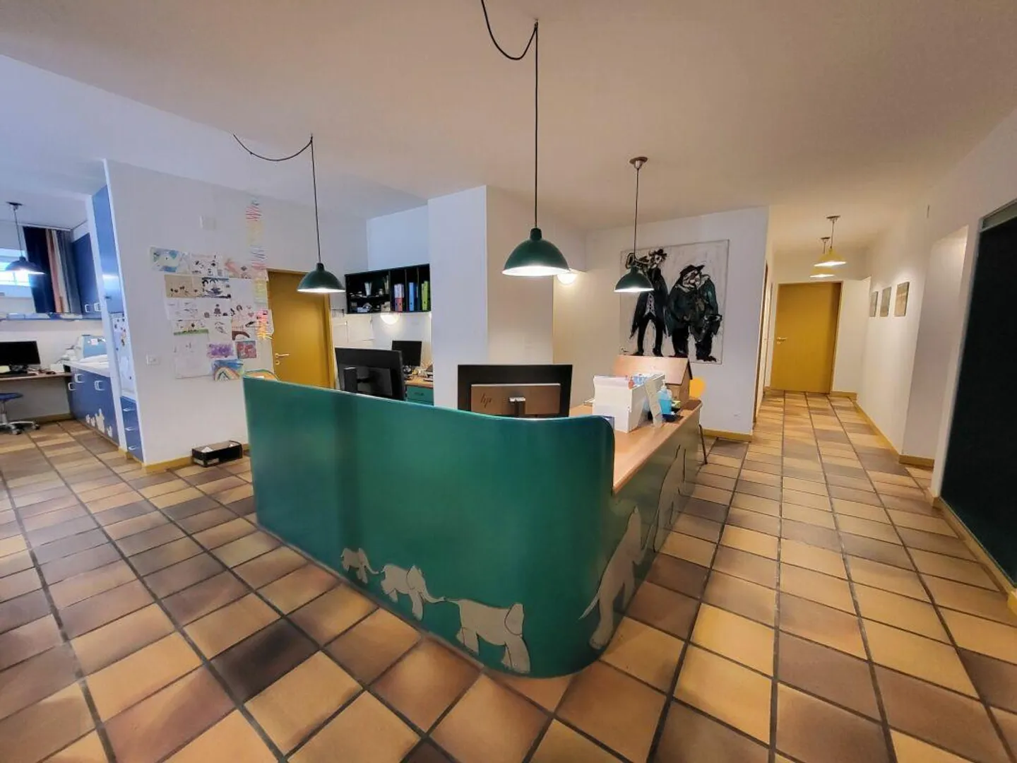 Spazio commerciale al piano terra nel centro storico di Brugg - Foto 2 di 7