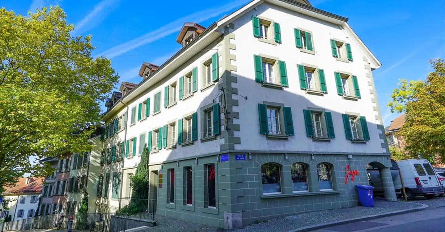 Immeuble mixte à louer - Photo 2 sur 13