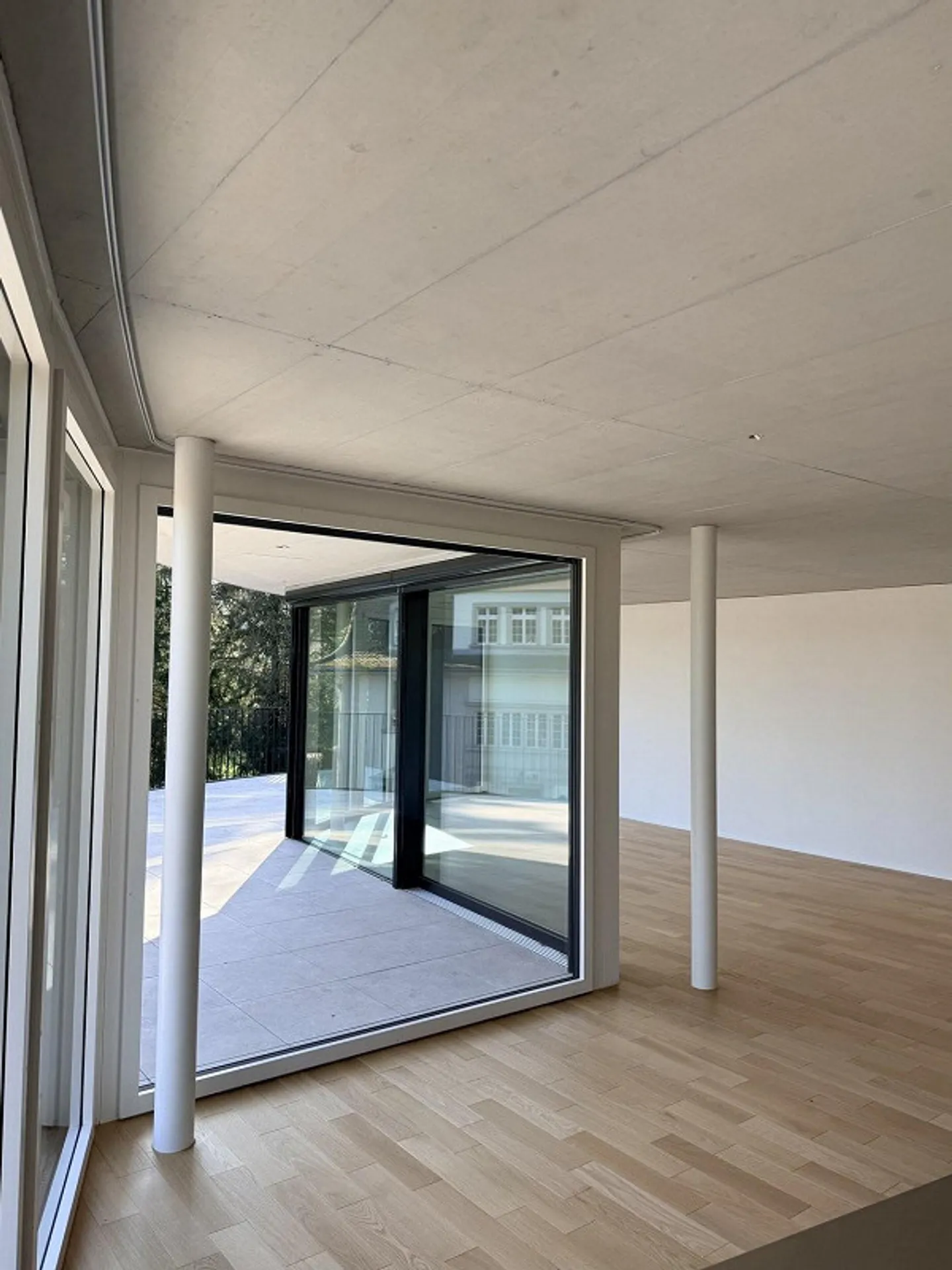 Appartement penthouse exclusif de 3,5 pièces avec grande terrasse - Photo 3 sur 13