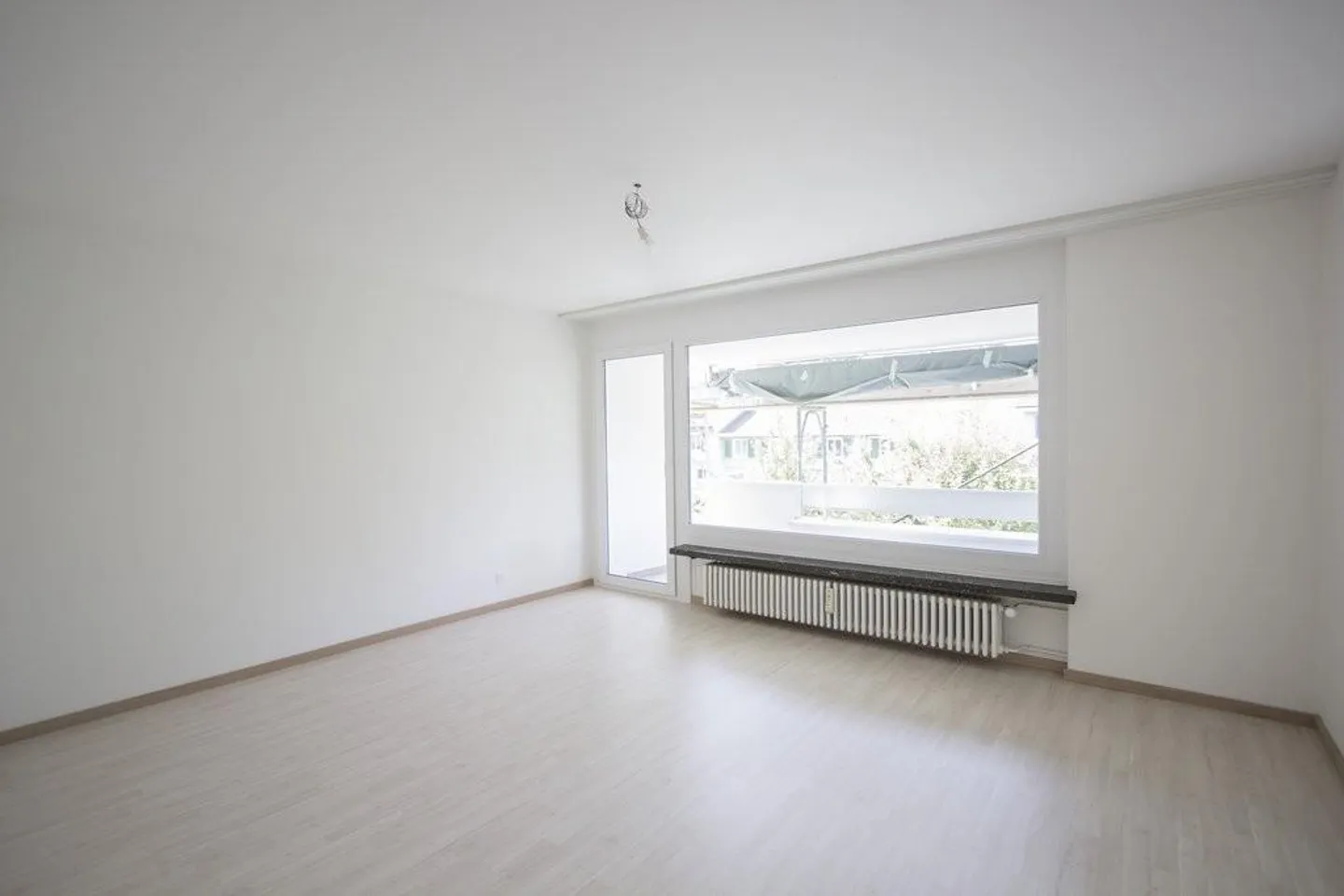 Bright 4.5-room apartment with balcony and modern kitchen - Photo 5 of 11