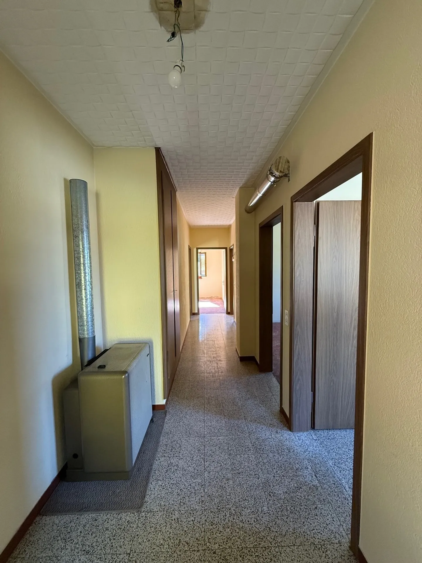 Einfamilienhaus, erweiterbar, komfortabel mit zwei großen Garagen - Foto 8 von 9