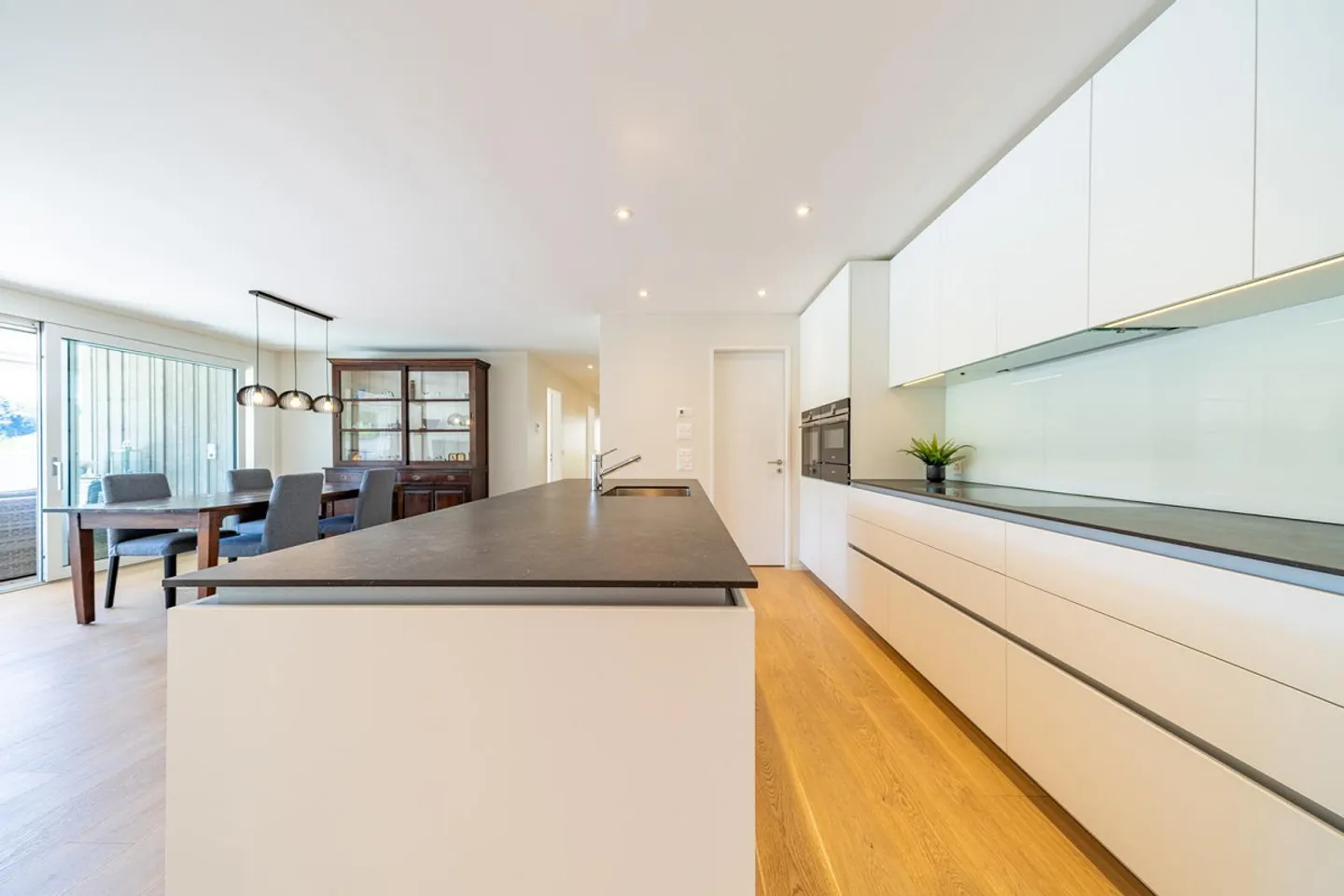 Grosszügige Familienwohnung mit Terrasse - Foto 2 von 4