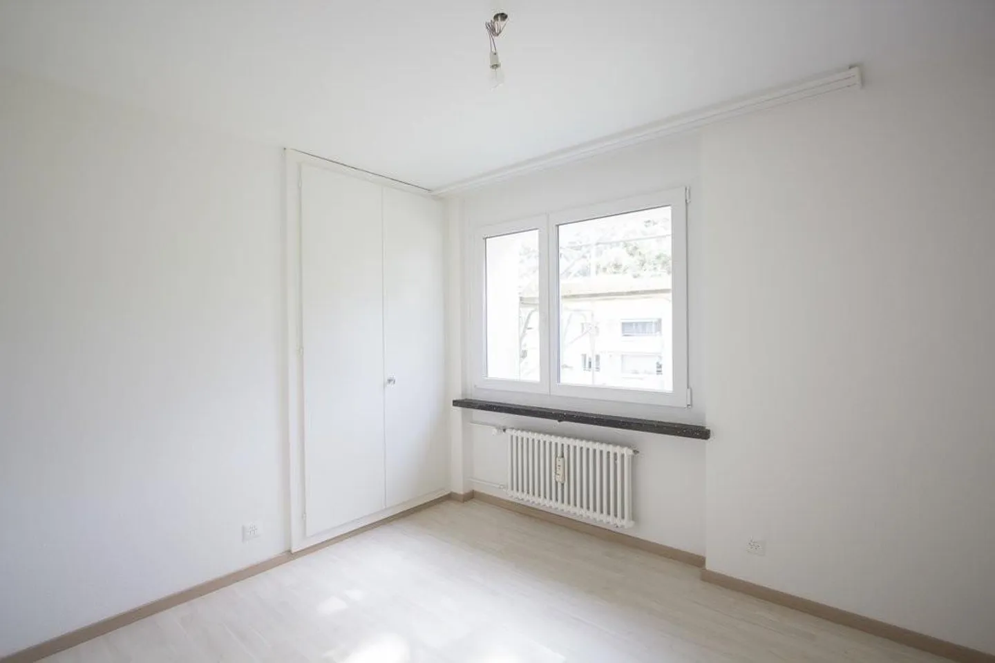 Bright 4.5-room apartment with balcony and modern kitchen - Photo 7 of 11