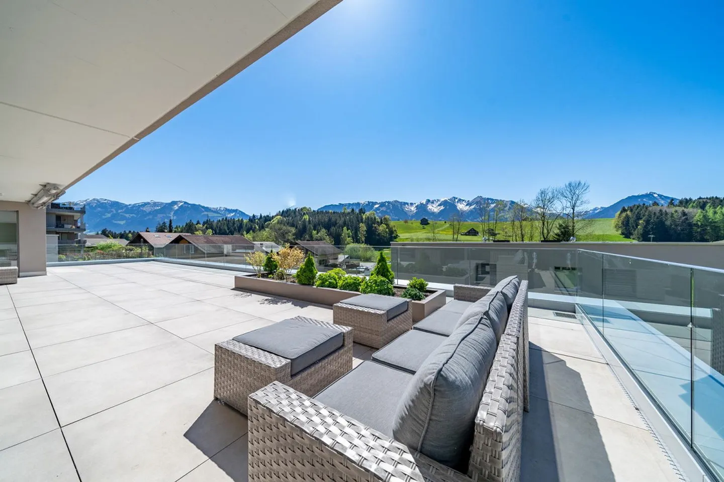 Grosszügige Familienwohnung mit Terrasse - Foto 3 von 4