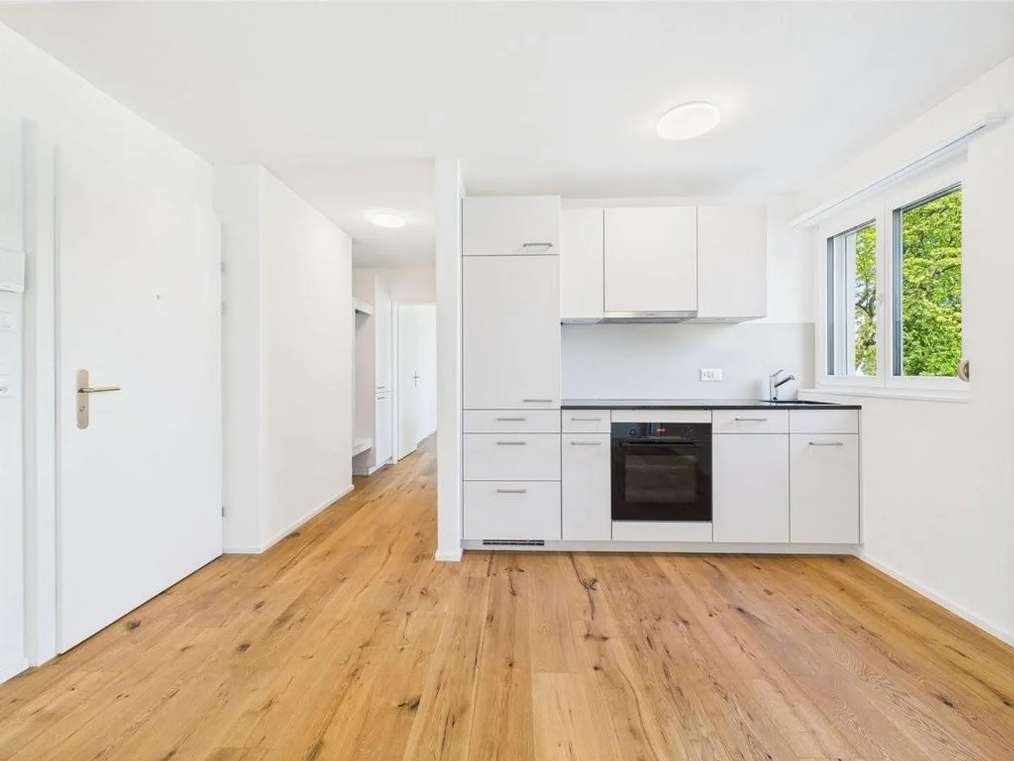 Totalement rénové et situé au centre du quartier de la ville - Photo 2 sur 5