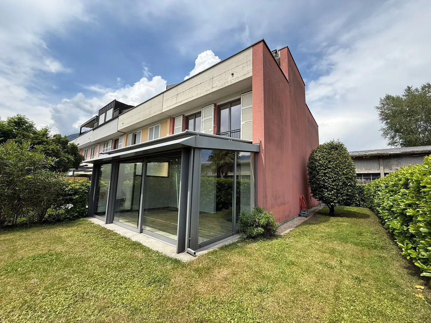 Bella casa con 7 stanze, veranda e terrazza con vista - Foto 1 di 18