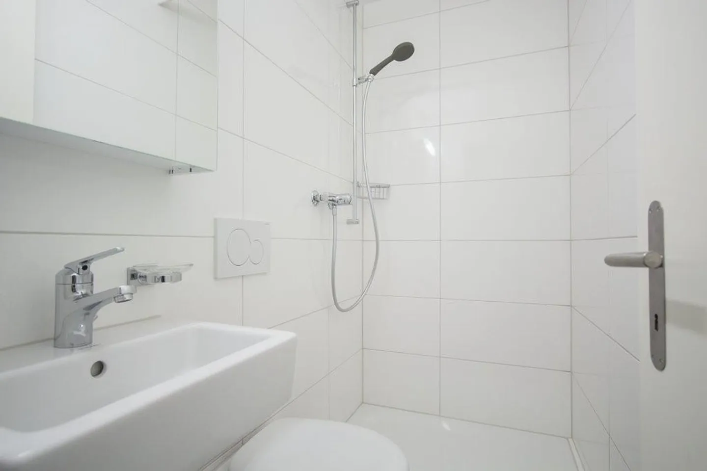 Bright 4.5-room apartment with balcony and modern kitchen - Photo 10 of 11