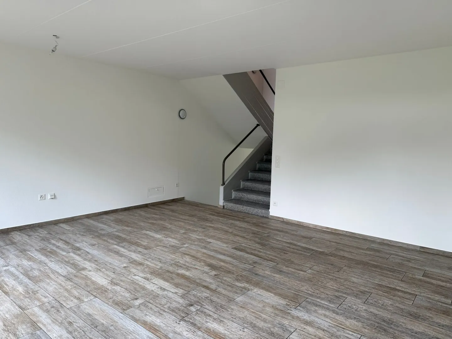 Bella casa con 7 stanze, veranda e terrazza con vista - Foto 8 di 18