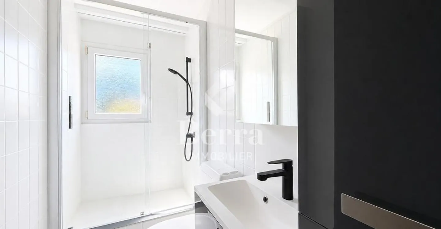 Geräumige 4,5 Zimmer mit Kamin, Balkon und Tiefgaragenstellplatz - Foto 9 von 11