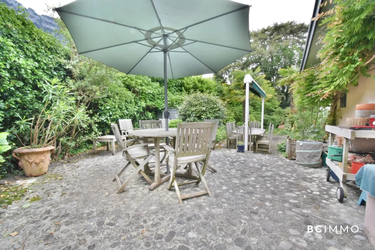 Elegant character home in the heart of a privileged residential environment - Photo 5 of 5