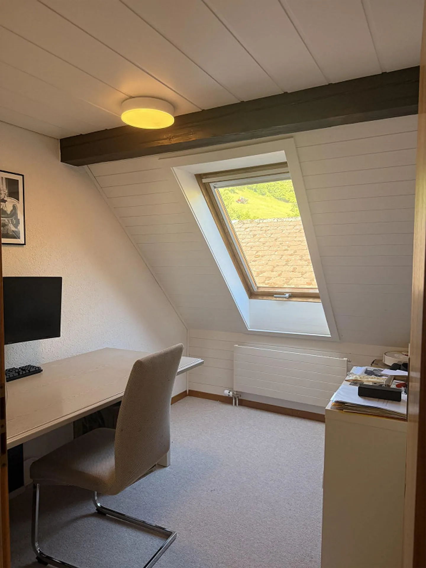 Appartement sous les combles confortable avec beaucoup de charme et une ambiance en bois - Photo 8 sur 12