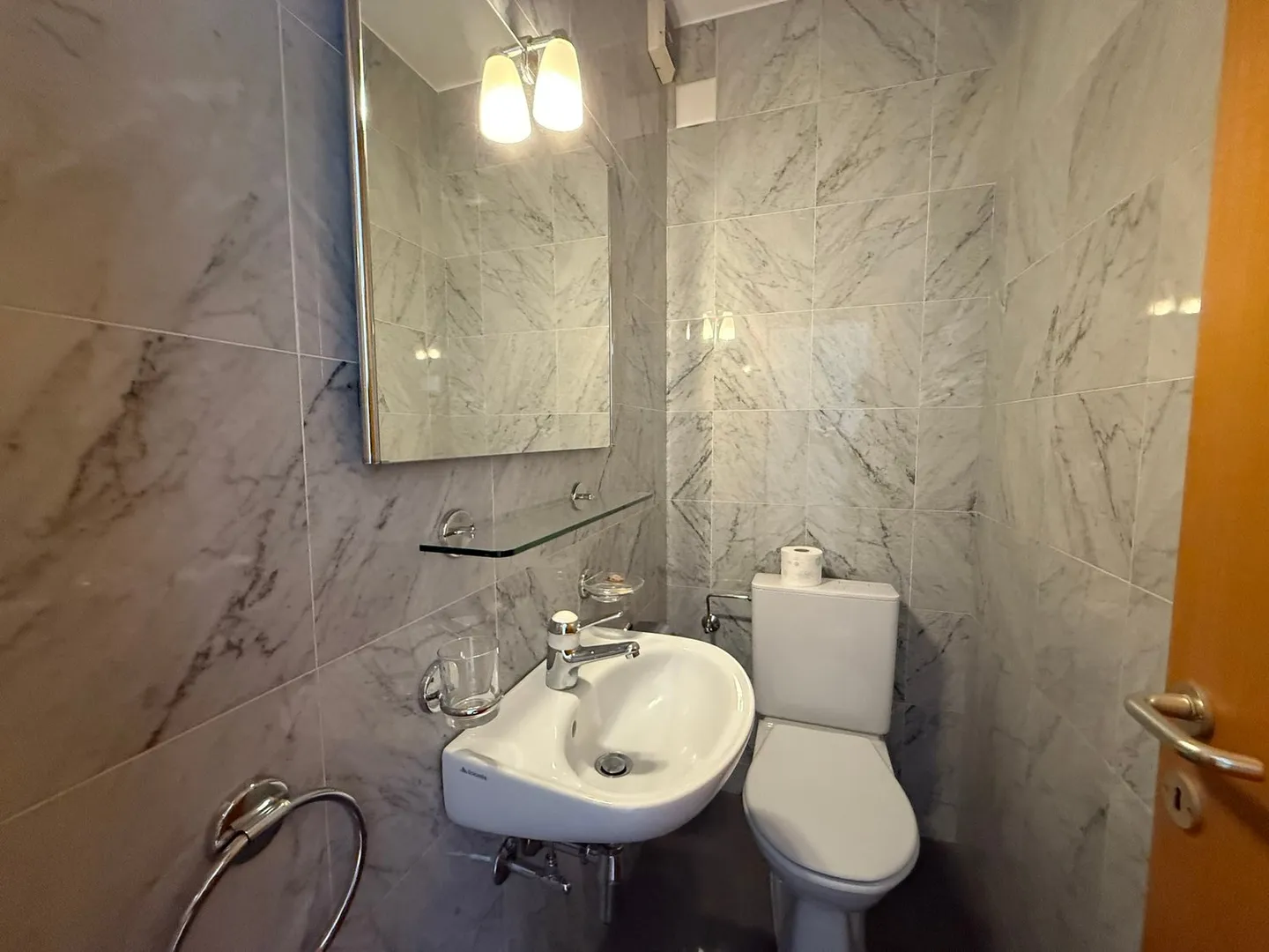 Bella casa con 7 stanze, veranda e terrazza con vista - Foto 13 di 18